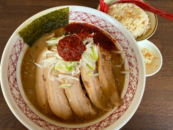 「辛味噌チャーシュー3辛ランチセット半チャーハン」@やまがたらーめん きたもと屋の写真