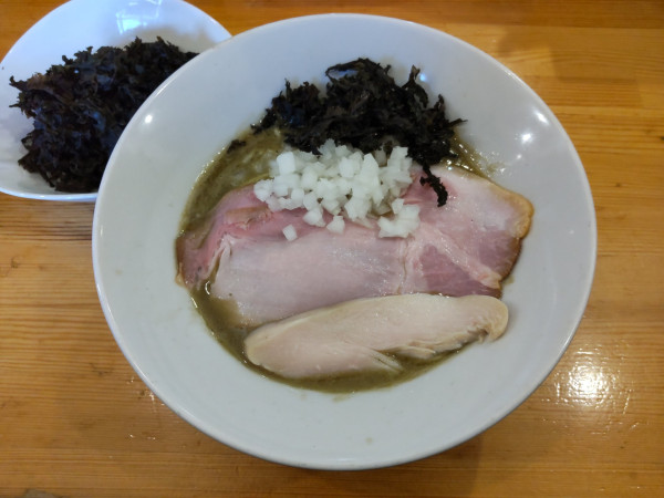 「濃厚煮干らーめん +岩のり」@煮干らーめん 川むらの写真