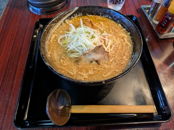 「味噌󠄀拉麺(小)+黒豚餃子」@もちもちの木 川越店の写真