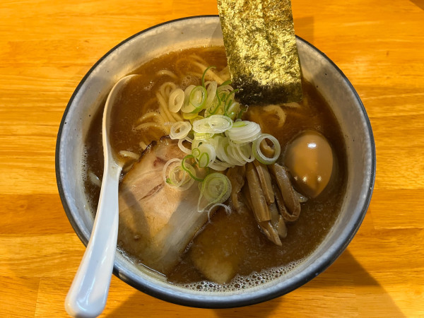 「味玉ラーメン＋麺大盛り」@麺屋 新三の写真