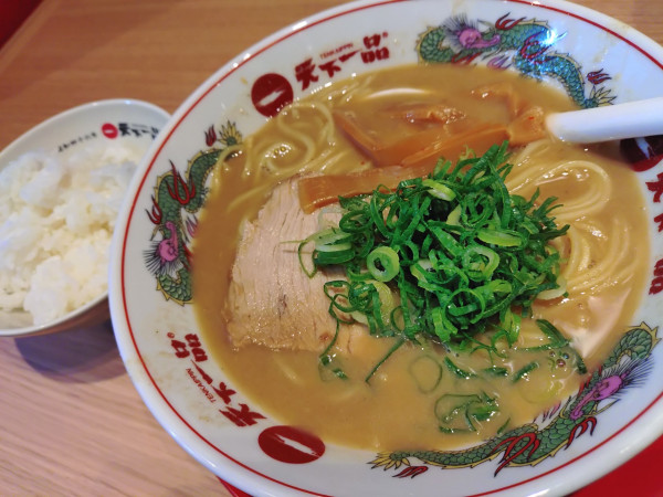 「こってり、小ライス」@天下一品 新宿西口店の写真