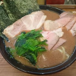 らーめん並　燻製チャーシュー　ライス