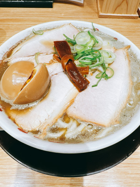 「こいくち煮干(コク照り完熟玉子入り)」@津軽煮干 ひらこ屋の写真