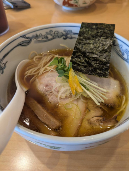 「醤油ラーメン(950円)」@らーめん いまるやの写真