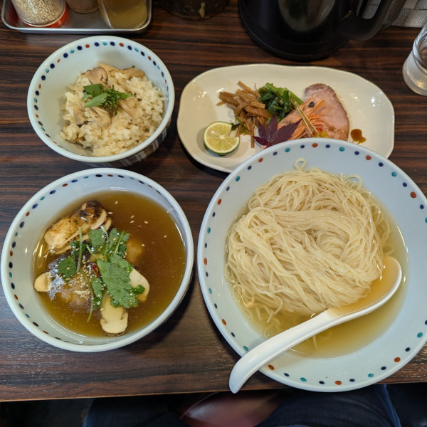 「松茸白だしつけ麺+松茸ご飯」@らー麺 あけどやの写真
