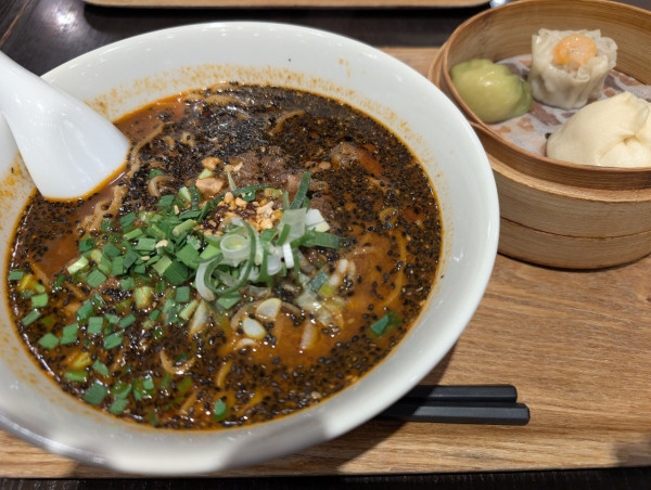 「担々麺と蒸し點心セット2200円」@中国料理 月季花 軽井沢店の写真