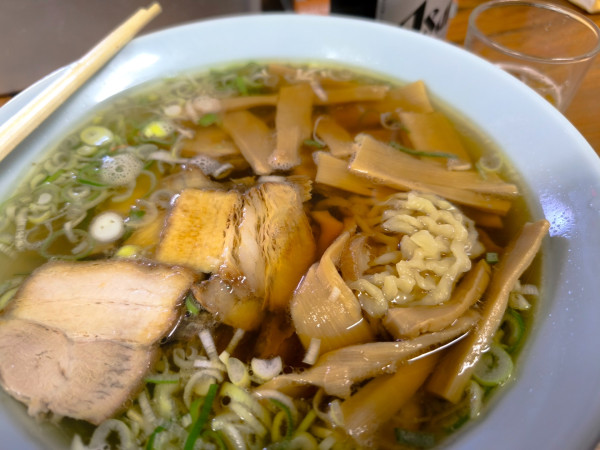 「チャーシューメン並・メンマ・ビール」@丸信本家の写真