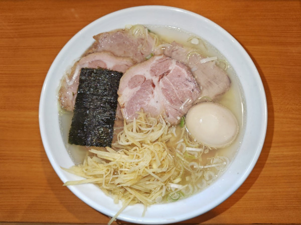 「塩チャーシューラーメン+味玉+ショウガ  ﾒﾝﾏ抜き」@青竹手打らーめん 夢現の写真