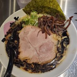 豚骨らーめん黒