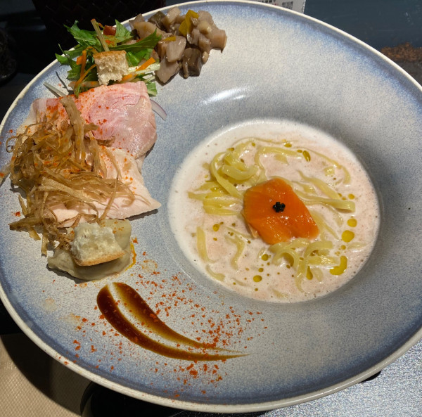 「サーモントリュフ　1400円」@SALMON NOODLE YOKOHAMAの写真