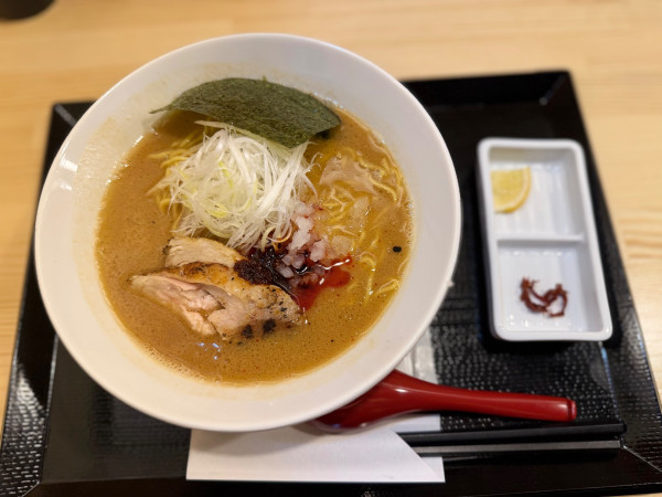 「極み鶏辛味噌ラーメン(3辛)＊オープン特価 500円」@極み鶏白湯味噌麺や さわ田  大塚駅前店の写真