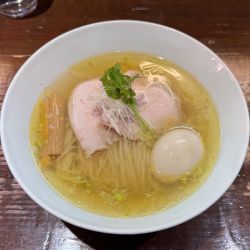 比内地鶏とシャモロックの塩らあめん＋味玉