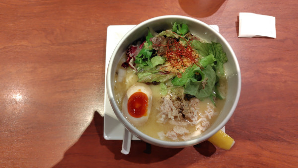 「鶏白湯塩そば」@自由が丘 蔭山樓 ウィング高輪店の写真