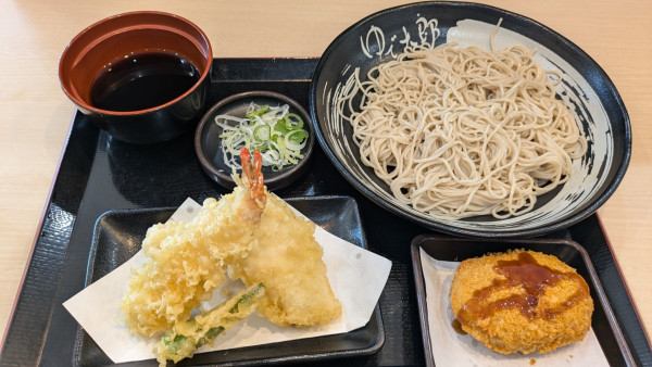 「海老かしわ天もり、コロッケ(クーポン)」@ゆで太郎 荒川沖店の写真