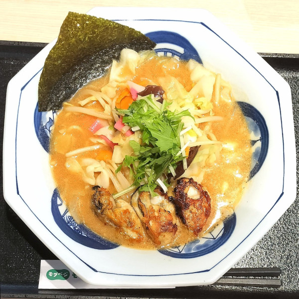 「(限定)かきちゃんぽん 味噌(牡蠣3個) 1390円」@リンガーハット 愛知安城店の写真