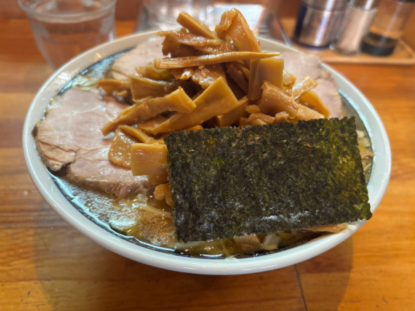 「新・塩メンマチャーシュー中」@自家製中華そば としおかの写真