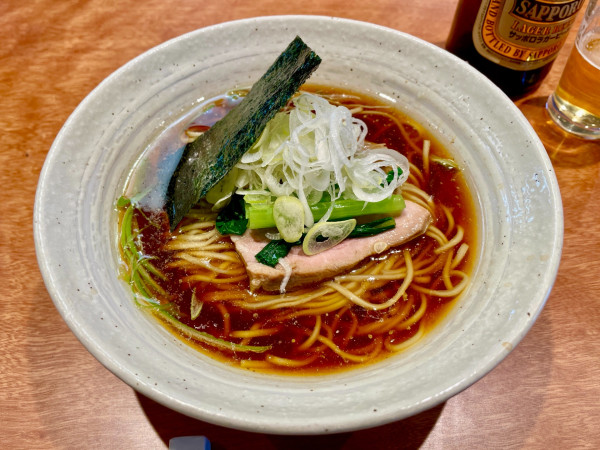 「サッポロ赤星＋チャーシュー５種盛 → 醤油らぁ麺」@麺屋 さくら井の写真