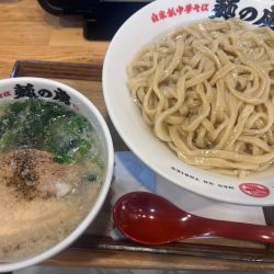 麺の虜昆布水つけ麺　麺大盛り