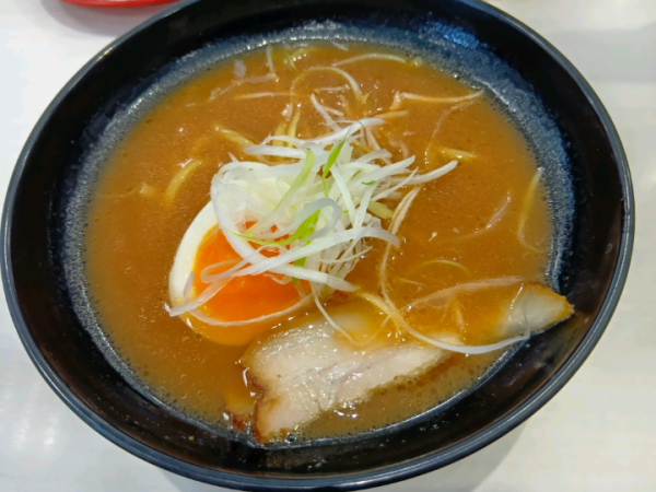 「濃厚味噌󠄀ラーメン 札幌麺屋雪風監修」@魚べい 入間豊岡店の写真