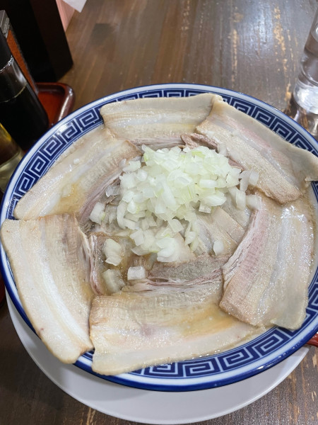 「背脂中華チャーシュー（大盛り）」@新潟発祥 なおじ 御茶ノ水店の写真