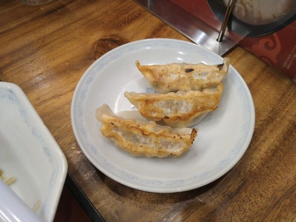 「餃子」@らーめん・ぎょうざ専門店 古潭 ホワイティ梅田店の写真