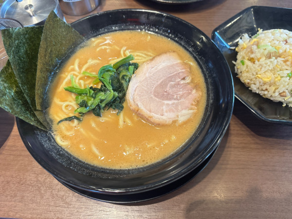 「満腹セット（チャーハンセット）」@横浜家系ラーメン 太田商店の写真