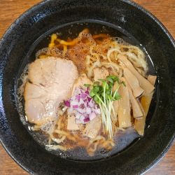 醤油らぁ麺手揉み麺