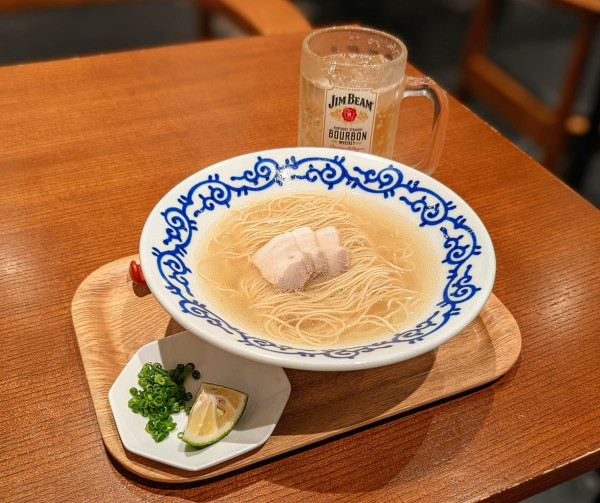 「豚そば」@豚そば 月や ラーメン滑走路店の写真