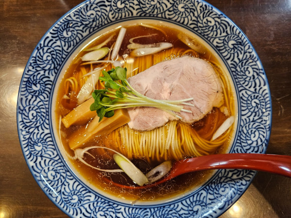 「らーめん醤油」@麺屋 むつ葉の写真