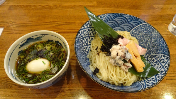 「秋刀魚の醤油つけ麺（1,200円）＋煮玉子（150円）」@㐂九家の写真