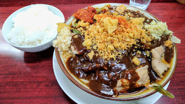 「カレー肉めん＋小ライス」@肉めん 肉めし すず気の写真