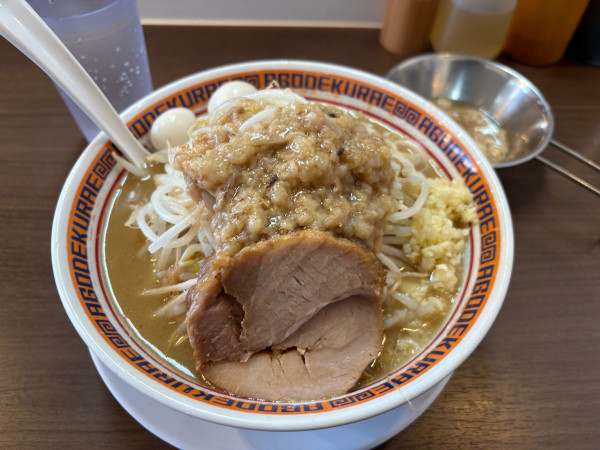 「ラーメン（豚１枚）」@顎で喰らえ ラウンドワン草加店の写真
