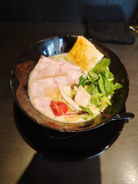 「トリュフ香るきのこポタージュSOBA(1,200円)」@つけ麺 中華そば アンタイNOODLESの写真