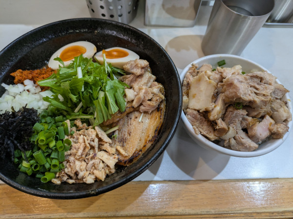 「【限定】辛味噌まぜそば➕チャーシュー丼」@麺屋 扇 SENの写真