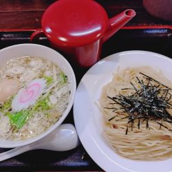 塩ざるらーめん（並盛）　９５０円