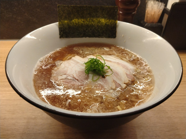 「醤油ラーメン」@ラーメン GINZA  TON BOXの写真