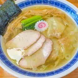 塩ワンタン麺 1,050円＋鶏ガラ（無料サービス）