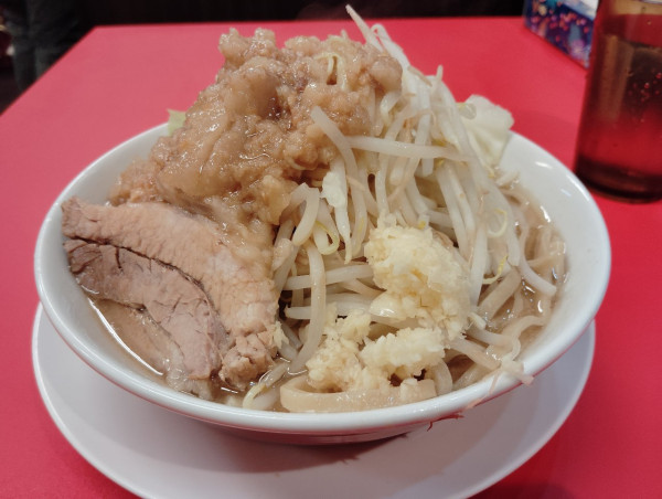「小ラーメン250g 野菜マシ ニンニク普通 脂マシマシ」@マシマシカーニバルの写真