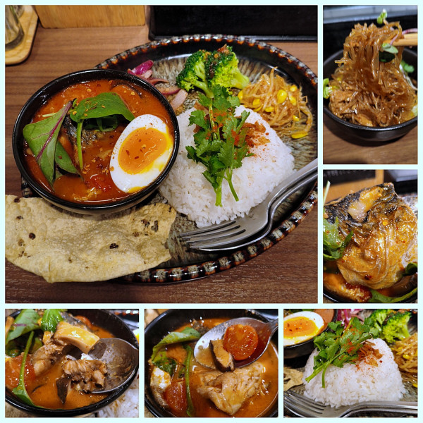 「サバとキノコのスープカレープレート(限定)　¥1200」@Little Asiaの写真