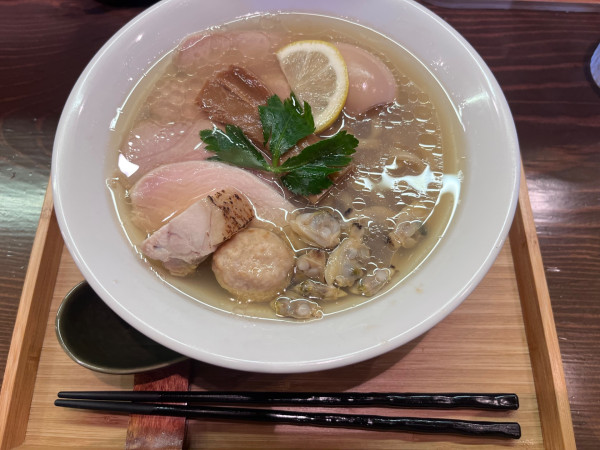 「特製貝だし塩そば」@鶏と貝 MUUの写真