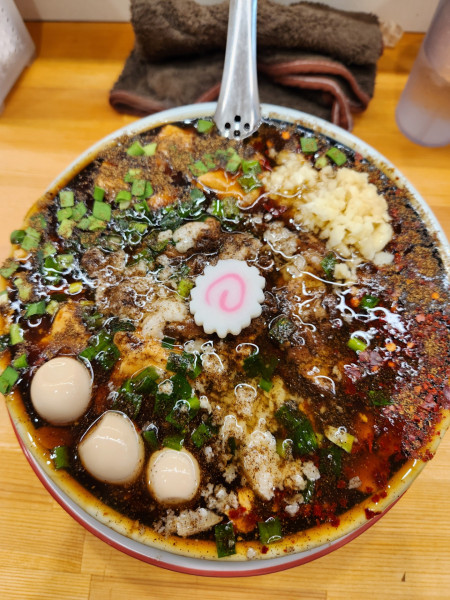 「旨辛痺麺　まさおトッピング」@らーめん 護什番の写真