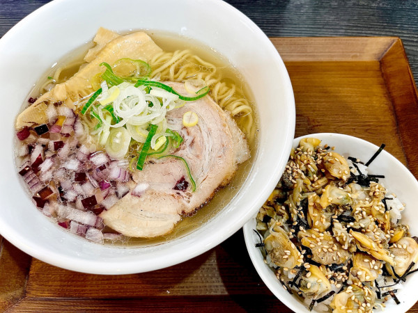 「あさりとホタテの貝出汁らぁ麺 塩(930円)」@貝出汁らぁ麺 しらかしの写真
