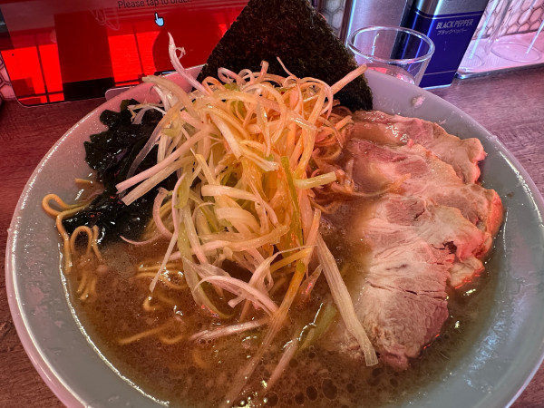 「醤油ネギチャーシューメン（３枚）大」@ネギラーメンの写真