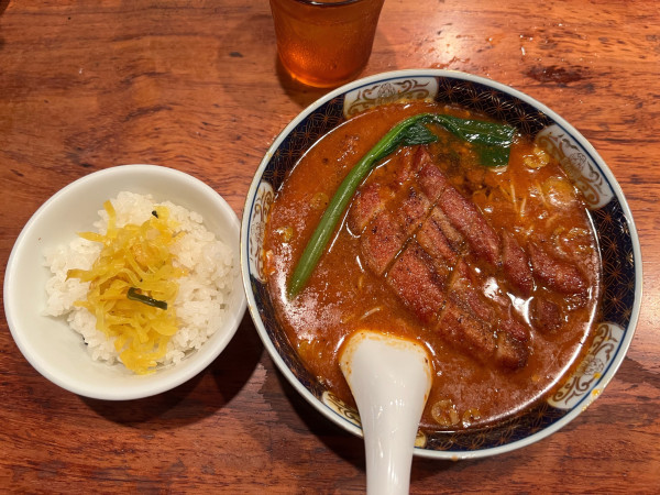 「パーコー担々麺中辛 ライス付」@支那麺 はしご 銀座四丁目店の写真