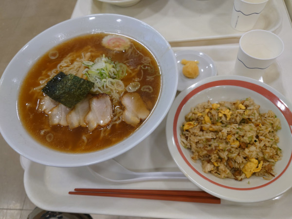 「メガ中華そば チャーハンセット ニンニクトッピング」@幸楽苑 島忠ホームズ川崎大師店の写真