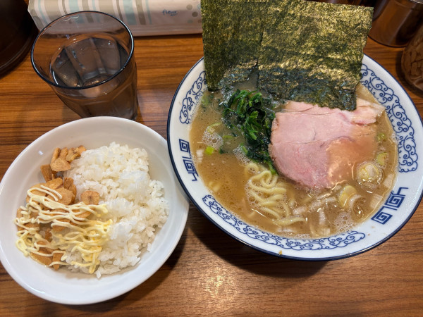 「ラーメン」@横浜豚骨醤油ラーメン YOLOの写真