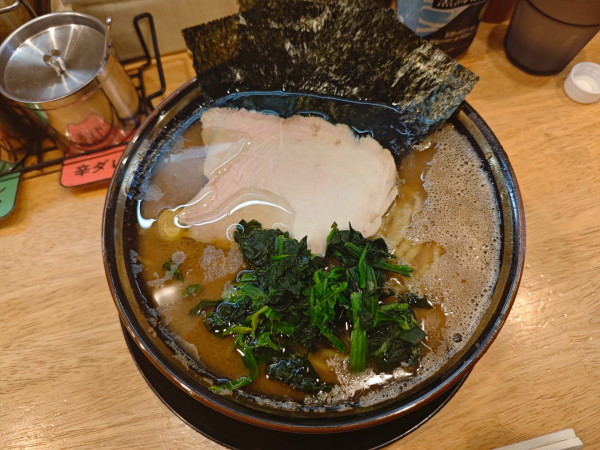 「ラーメン 中盛 硬め濃いめ多め」@王道鈴家の写真