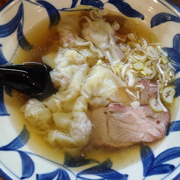 「ワンタンメン860円、餃子3ヶ200円」@手打らーめん 自慢亭の写真