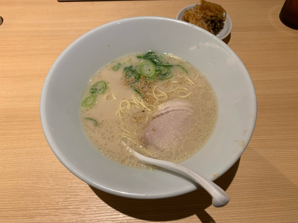 「白丸元味シンプル 790円」@一風堂 ウツノミヤテラス店の写真