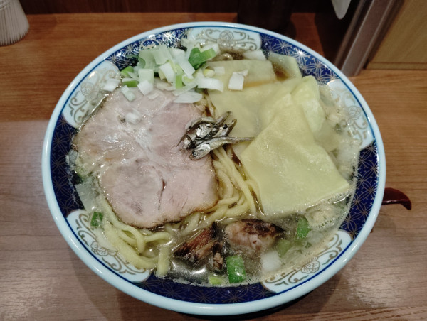 「ラーメン　（大盛り無料）　　900円」@ラーメン凪 煮干王 蒲田店の写真